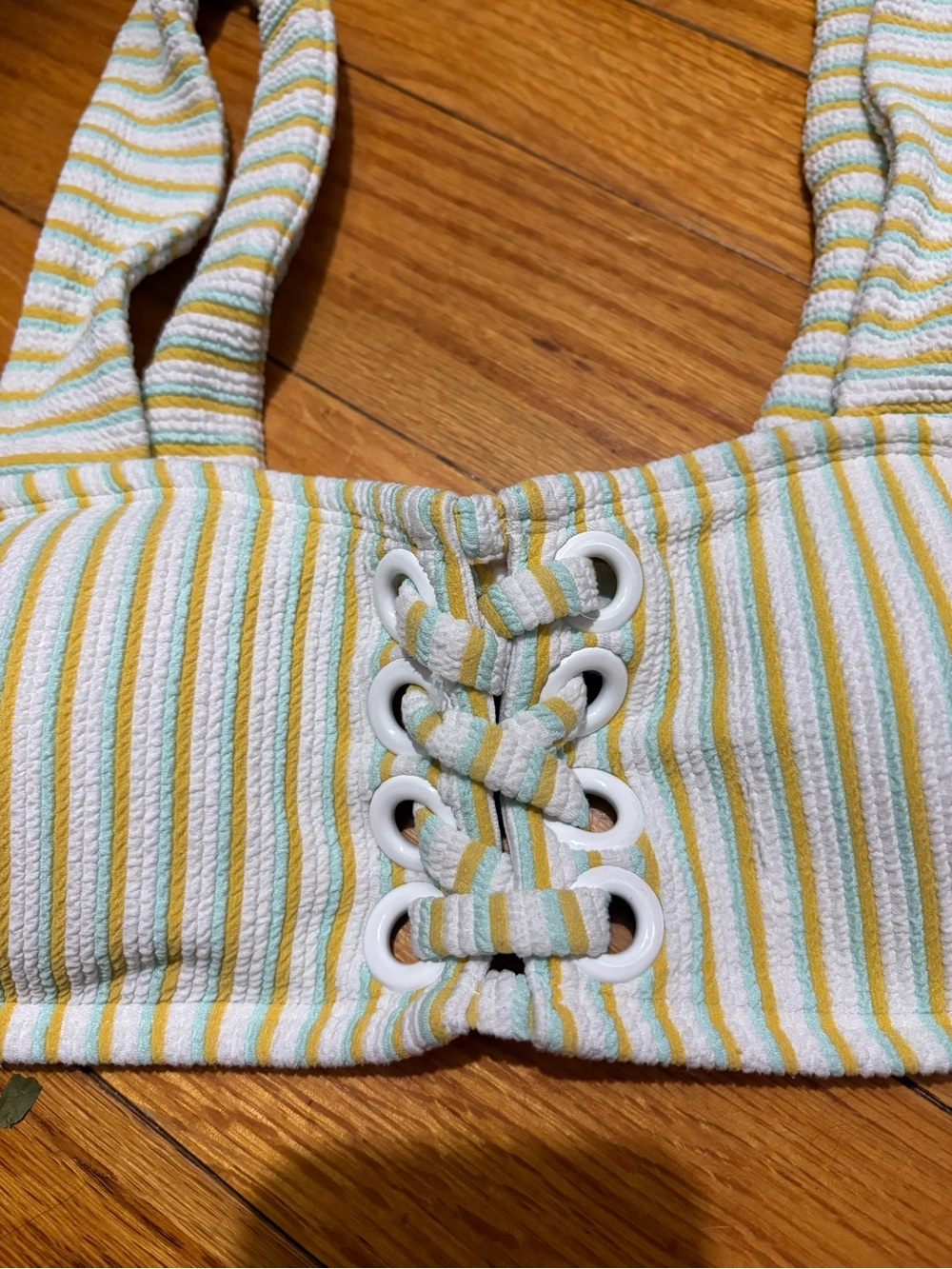 Women’s 2pc target bikini tops - Picture 4 of 9